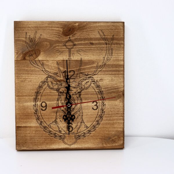 Medinis laikrodis medžiotojui