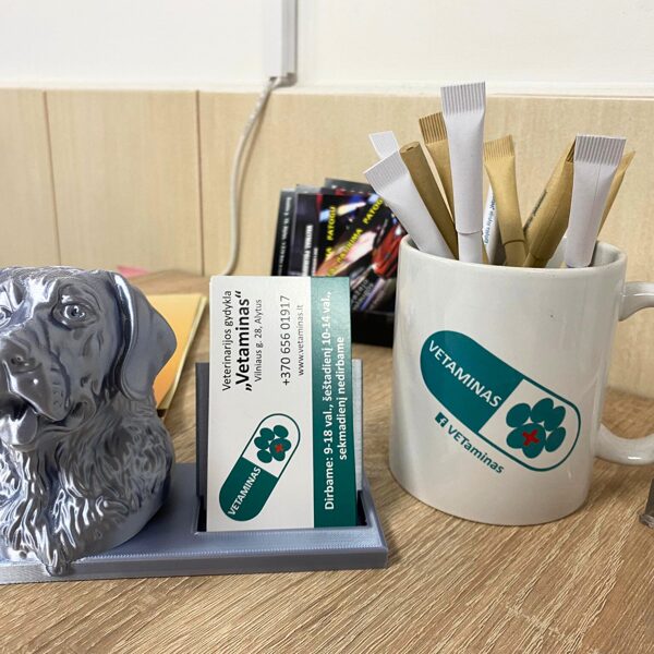 3D vizitinių kortelių laikiklis veterinarijos klinikai