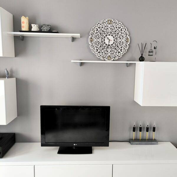 Sieninis ažūrinis laikrodis