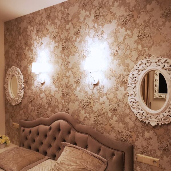 Miegamojo veidrodžiai su mediniais rėmais