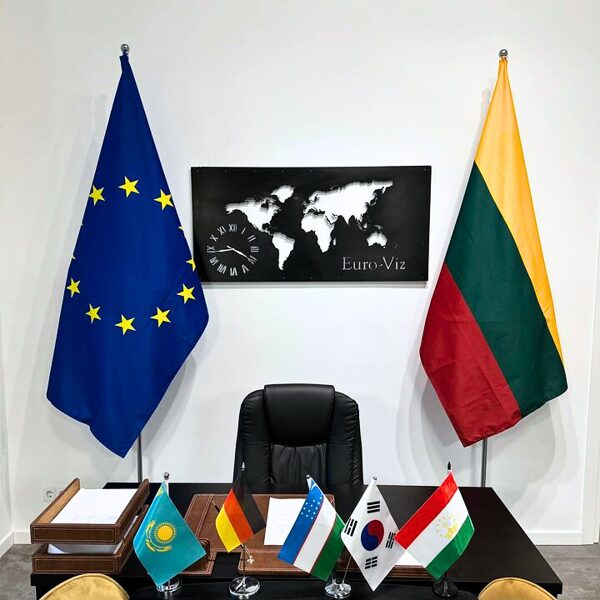 Sieninis laikrodis su įmonės pavadinimu