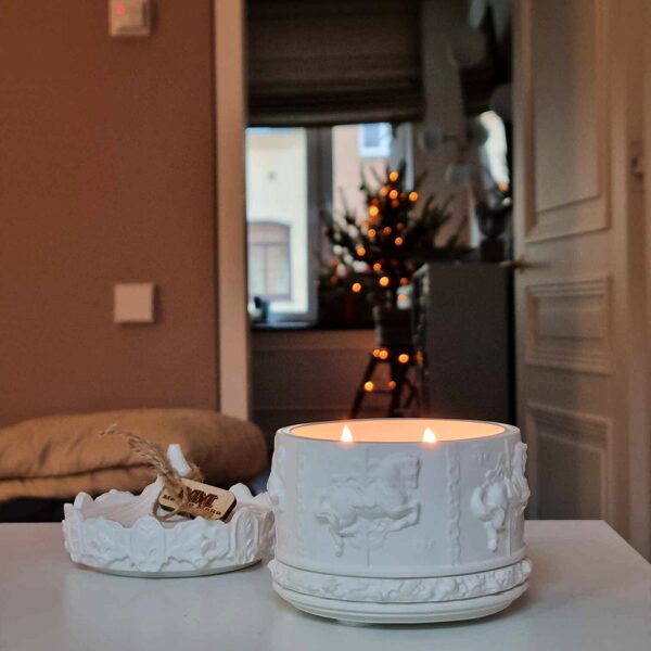 Kvepianti sojų vaško žvakė gipso inde