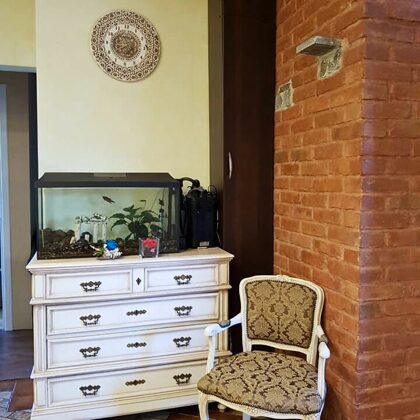 Raštuotas sieninis laikrodis