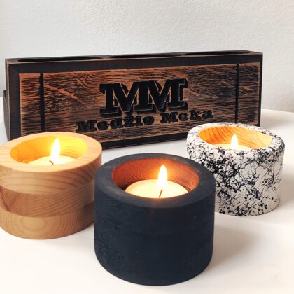 Pušinės žvakidės skridininėms žvakutėms